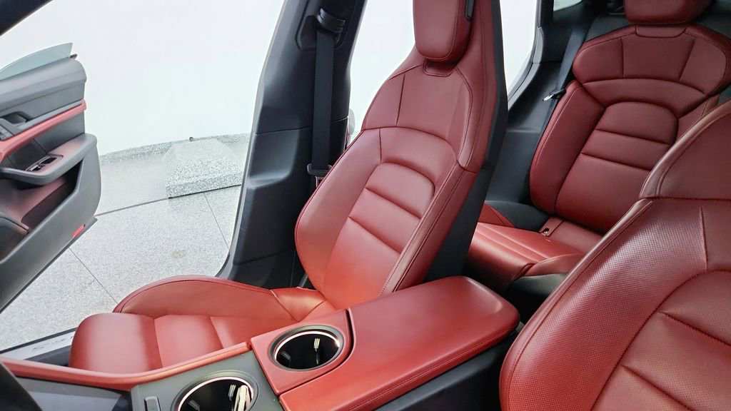 Used 2020 Porsche Taycan 4S w/ Premium Package image 16