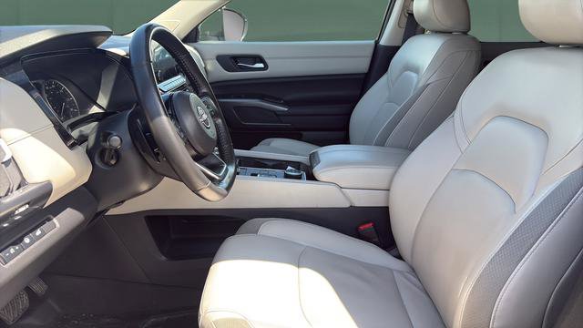 Used 2023 Nissan Pathfinder SL w/ SL Premium Package AWD/4WD image 17