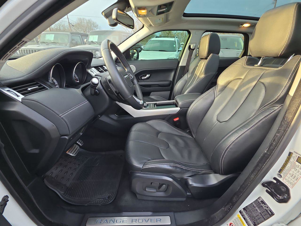 Used 2013 Land Rover Range Rover Evoque Dynamic AWD/4WD image 3
