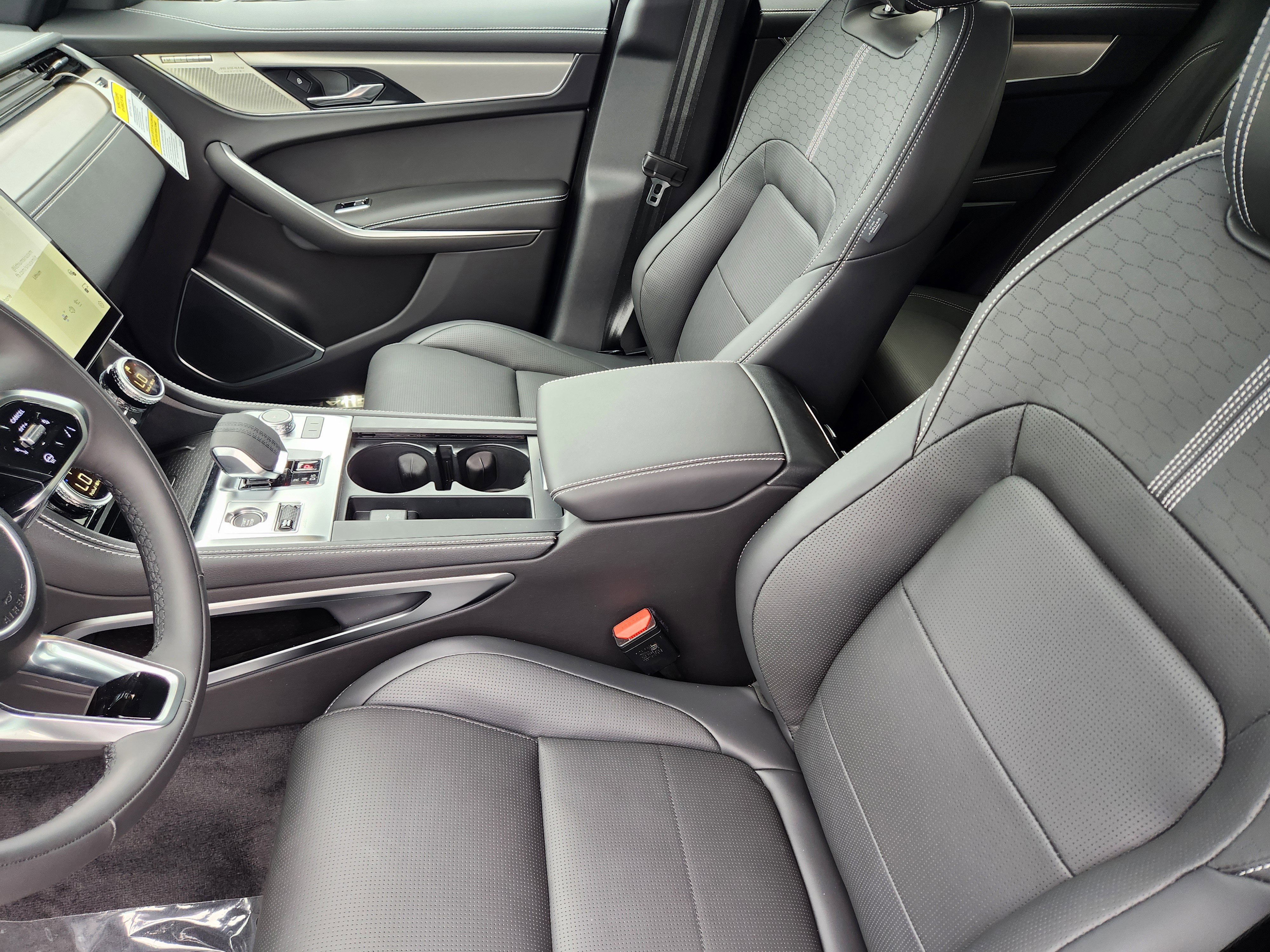 New 2026 Jaguar F-PACE R-Dynamic S image 16