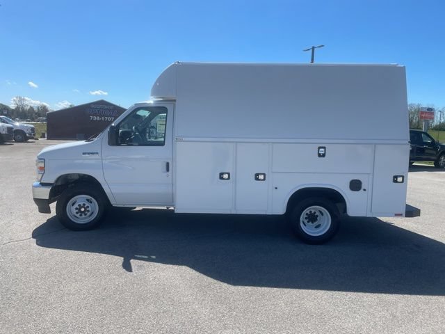 New 2027 Ford E-350 and Econoline 350 Super Duty w/ Power Equipment Group RWD image 7