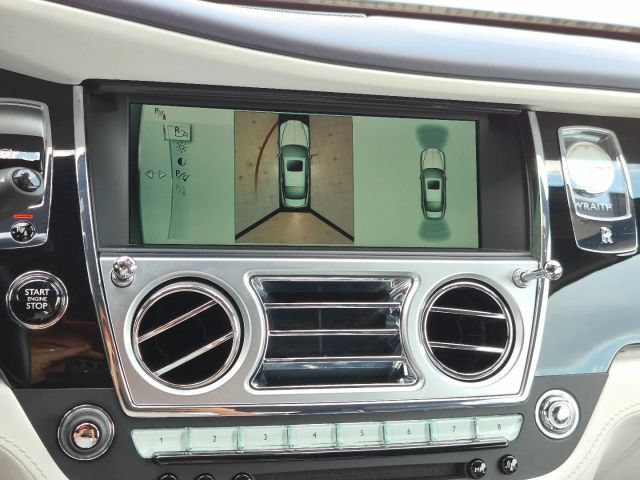 Used 2017 Rolls-Royce Wraith RWD image 25