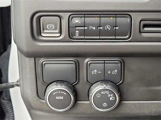 Used 2023 Chevrolet Suburban Premier image 13