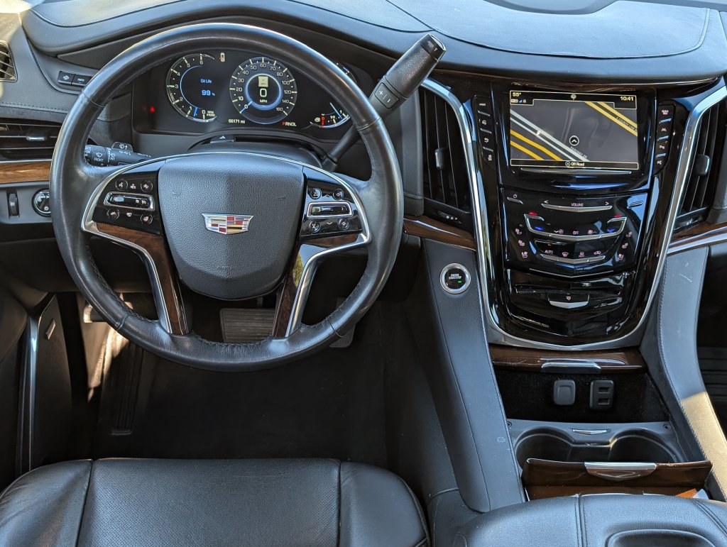 Used 2019 Cadillac Escalade Luxury AWD/4WD image 19
