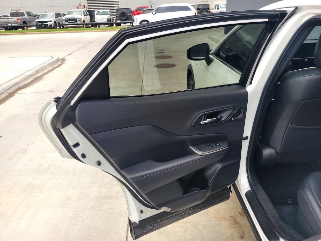 Used 2023 Toyota Crown Limited image 14