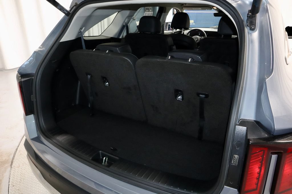 Used 2025 Kia Sorento EX FWD image 16