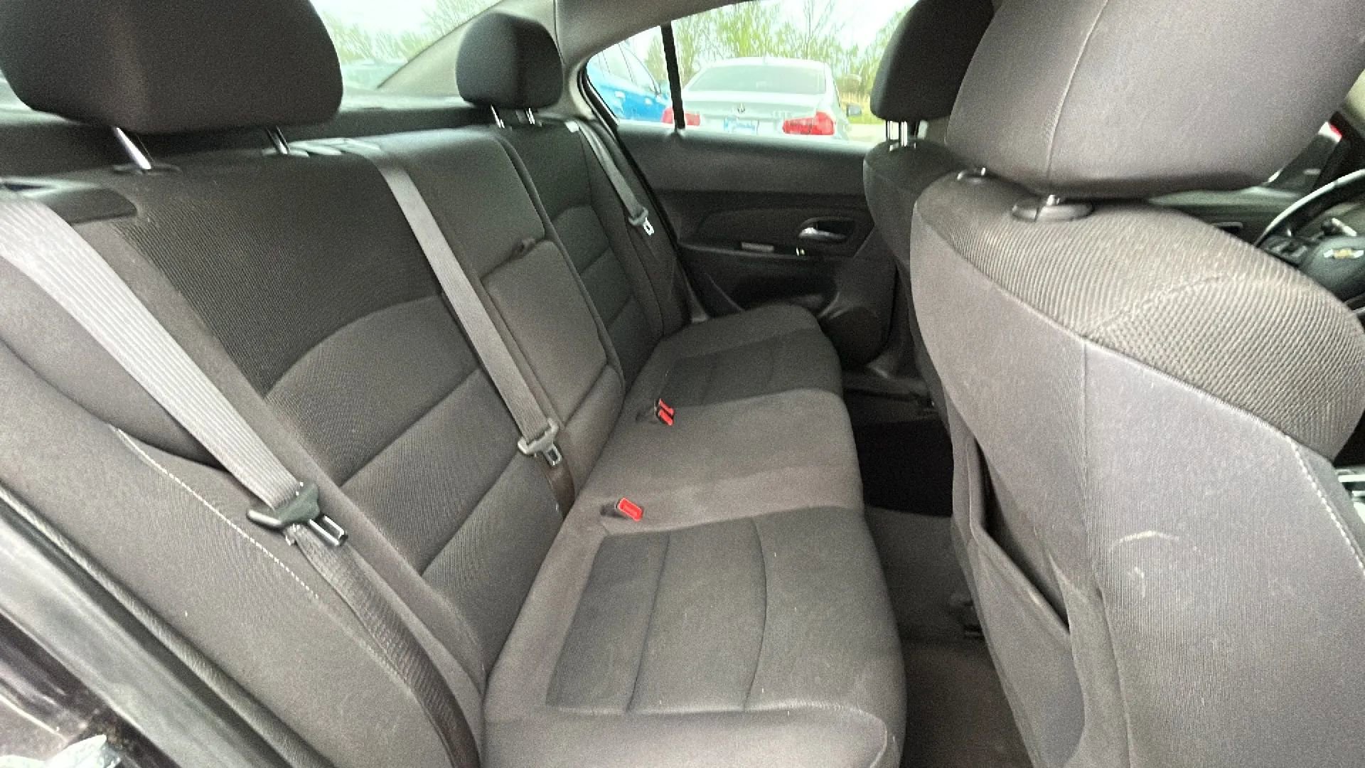 Used 2016 Chevrolet Cruze LT image 33