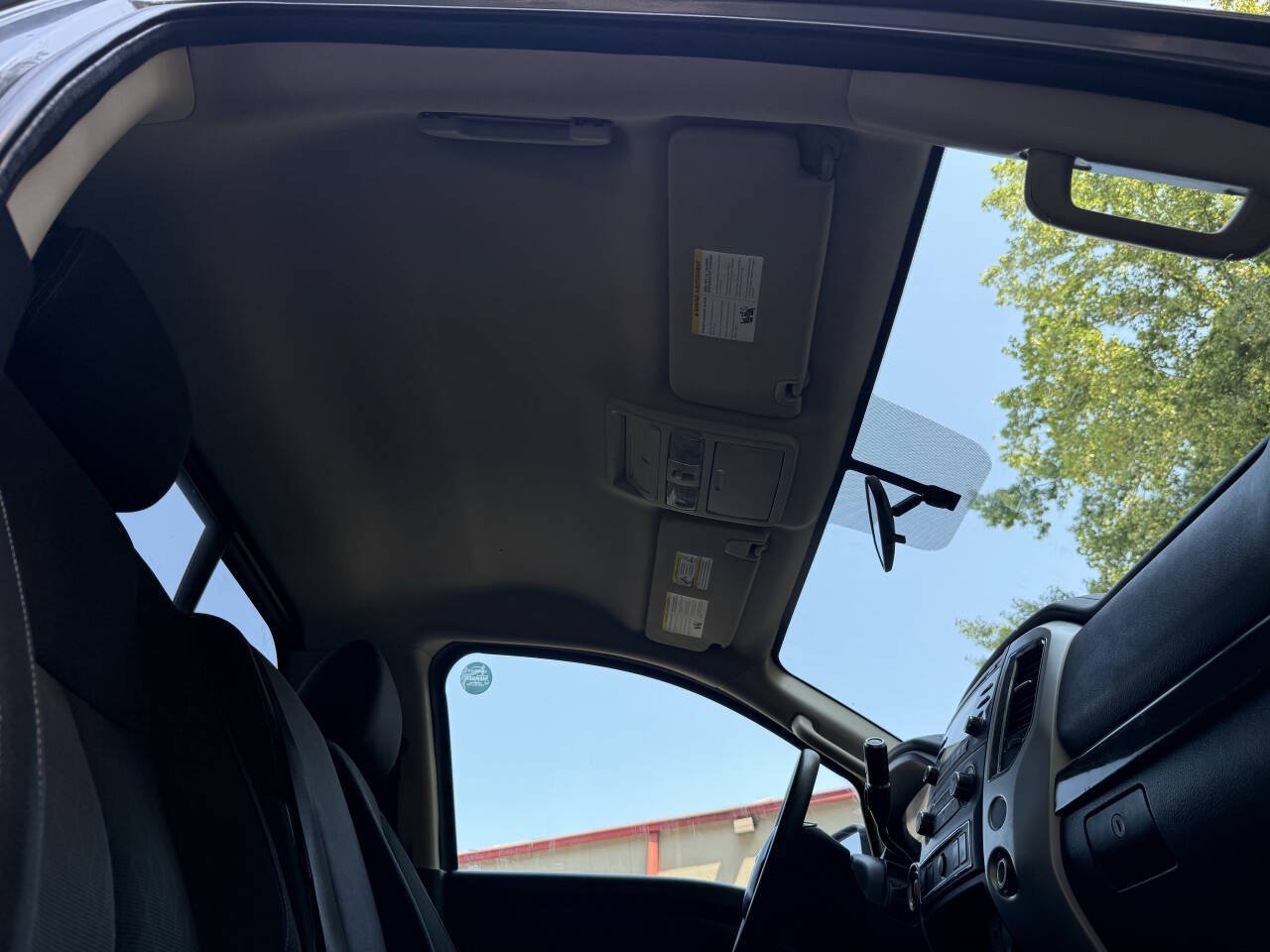 Used 2017 Nissan Titan SV RWD image 28
