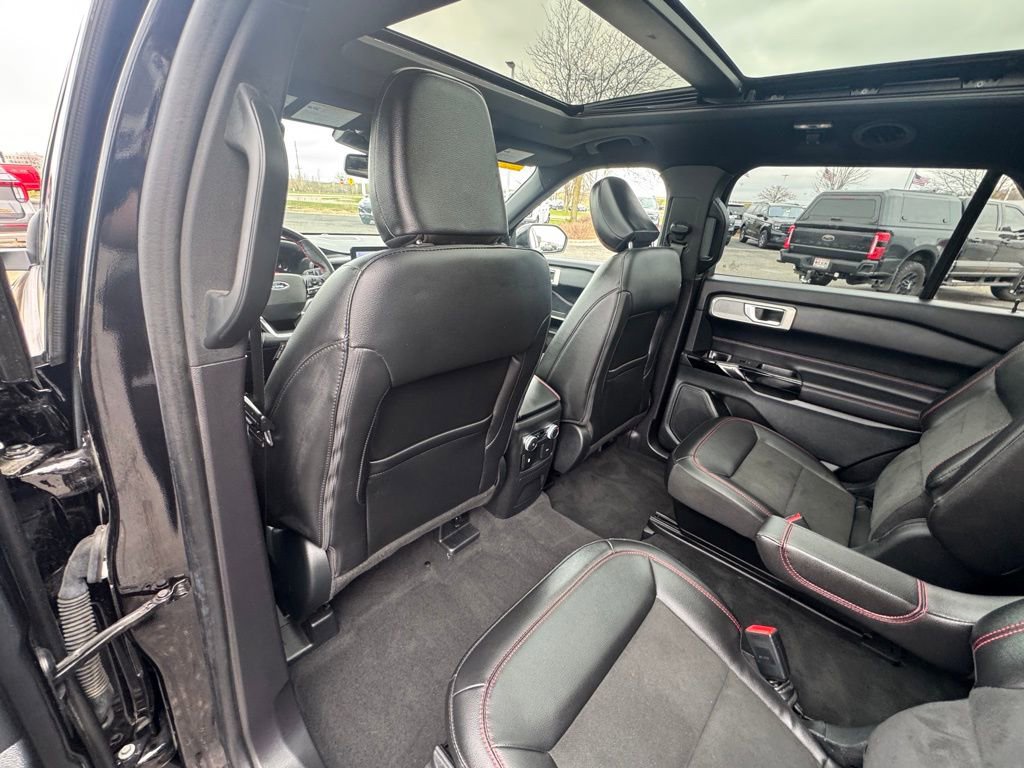 Used 2022 Ford Explorer ST-Line w/ Class IV Trailer Tow Package image 10