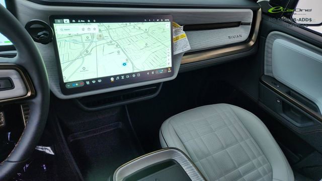 Used 2025 Rivian R1T Premium AWD/4WD image 44