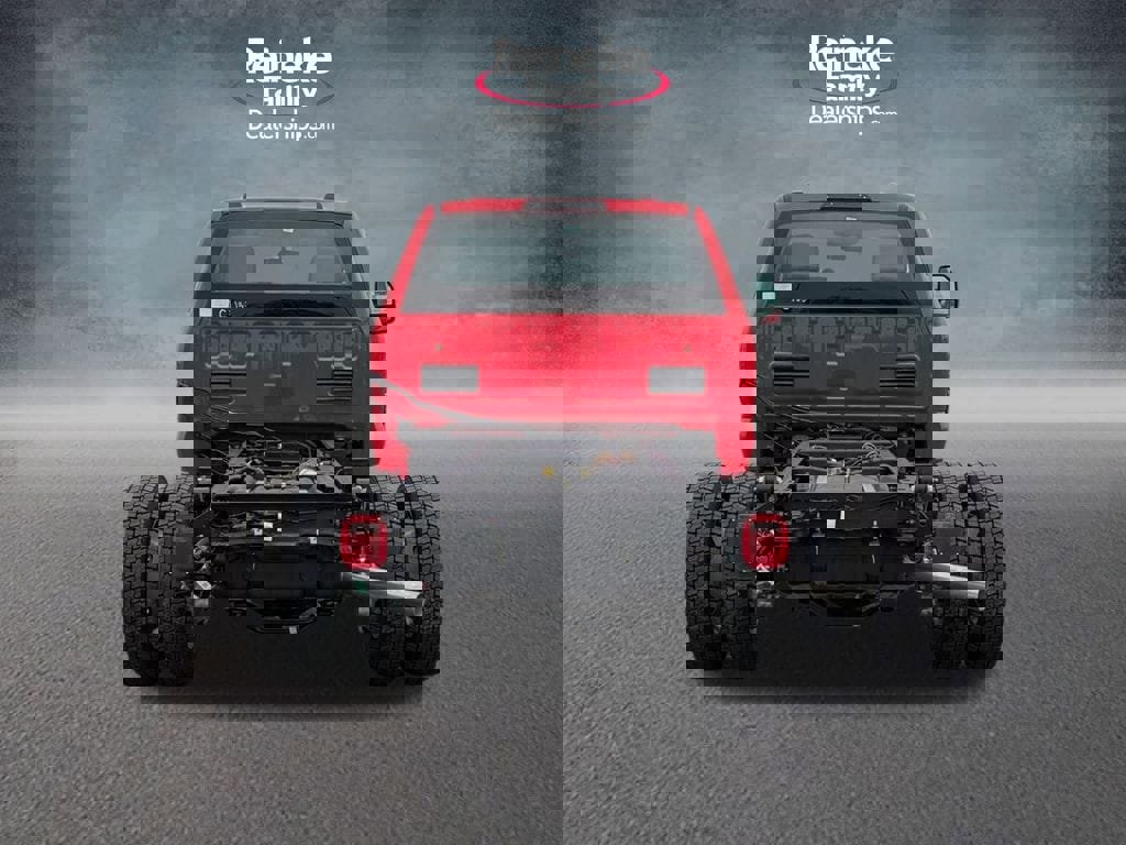 New 2025 Ford F550 4x4 Regular Cab Super Duty image 6