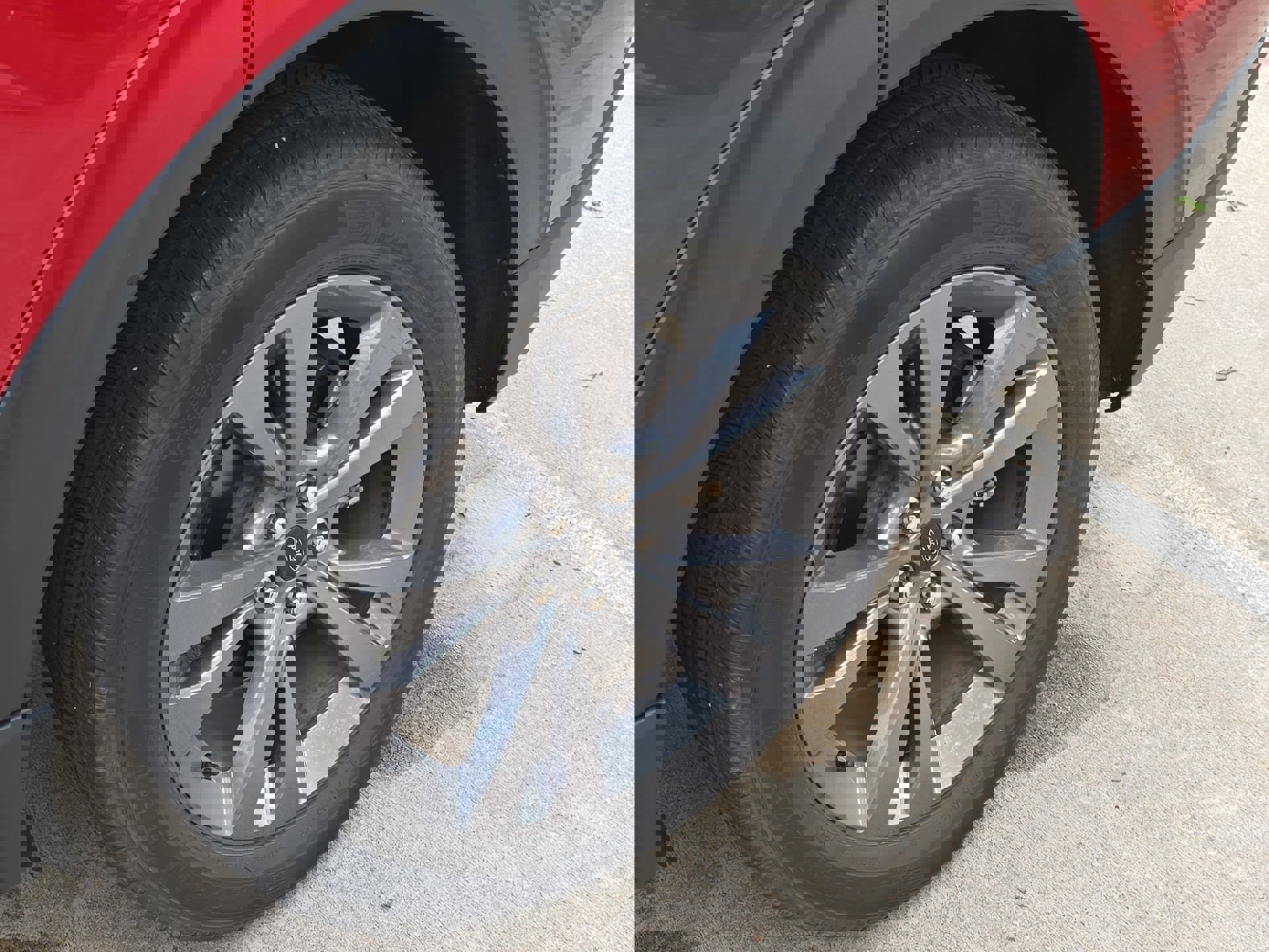 Certified 2022 Ford Explorer XLT w/ Equipment Group 202A image 10