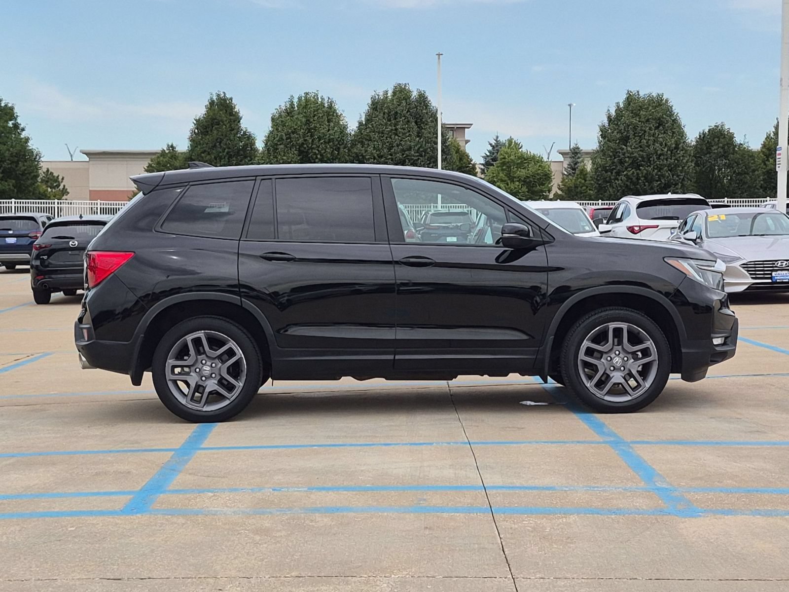 Used 2022 Honda Passport EX-L image 5