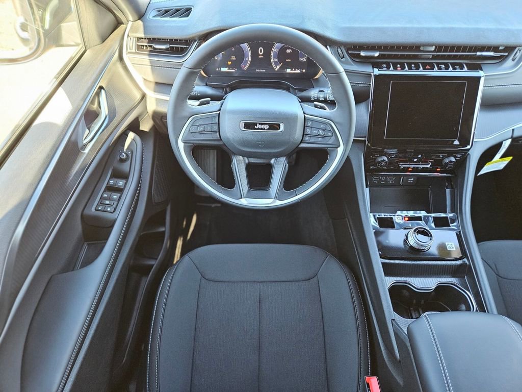 New 2025 Jeep Grand Cherokee Laredo X w/ Luxury Tech Group I image 13