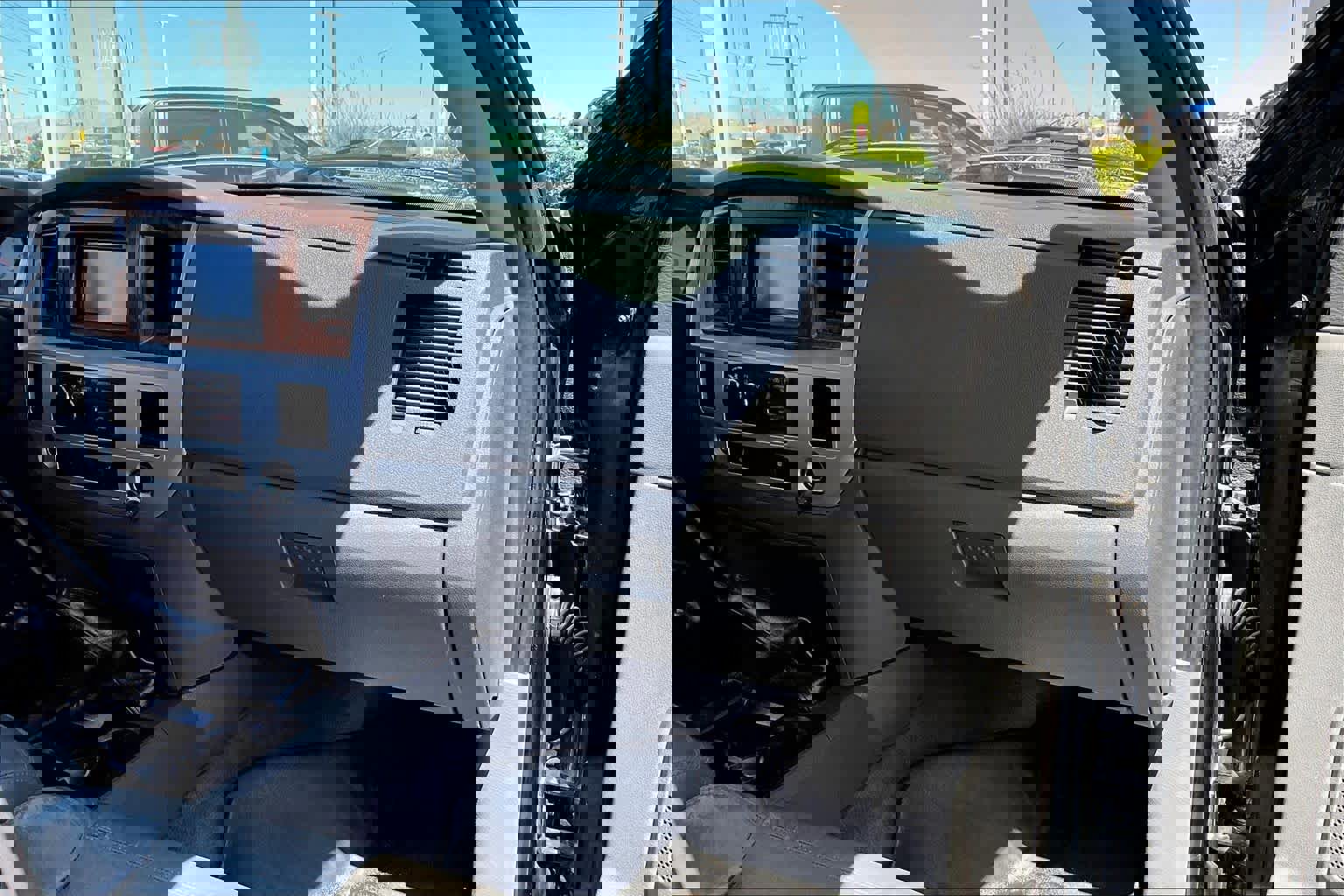 Used 2006 Dodge Ram 3500 Truck Laramie w/ Trailer Tow Group image 18