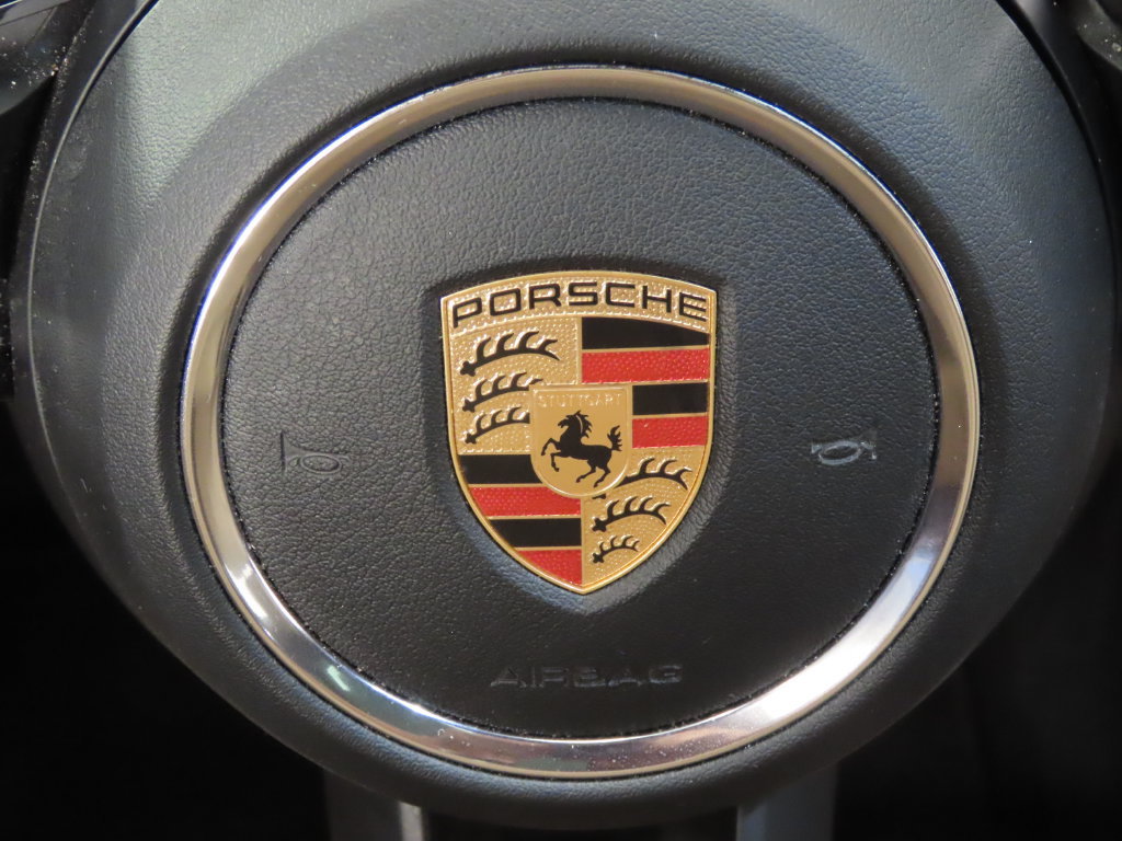 Certified 2023 Porsche Macan AWD/4WD image 20