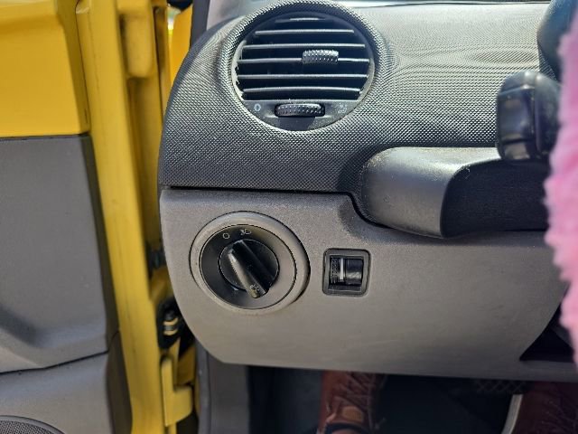 Used 2003 Volkswagen Beetle GL FWD image 10