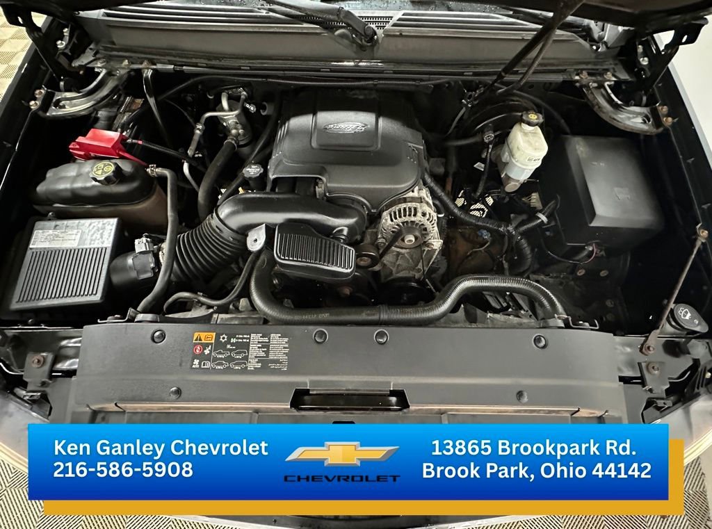 Used 2013 Chevrolet Avalanche LTZ AWD/4WD image 25