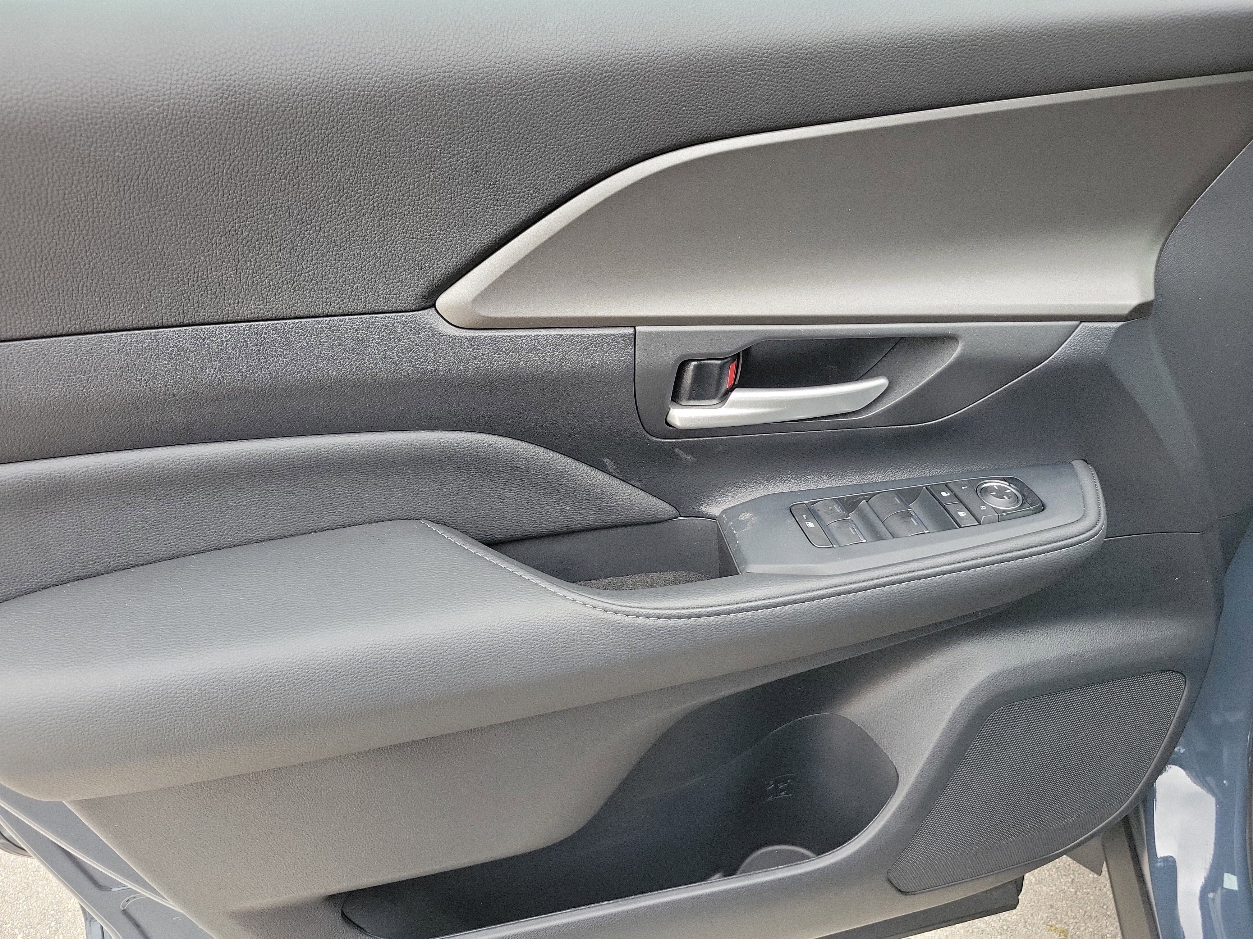 Used 2026 Toyota Grand Highlander FWD image 24
