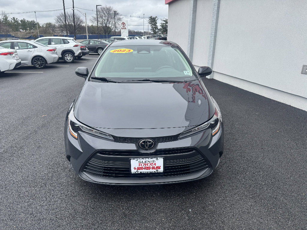 Used 2023 Toyota Corolla LE image 3