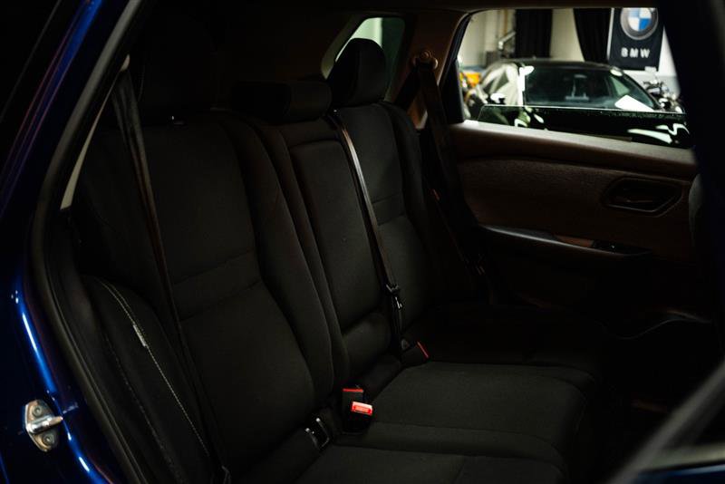 Used 2023 Nissan Rogue S image 11