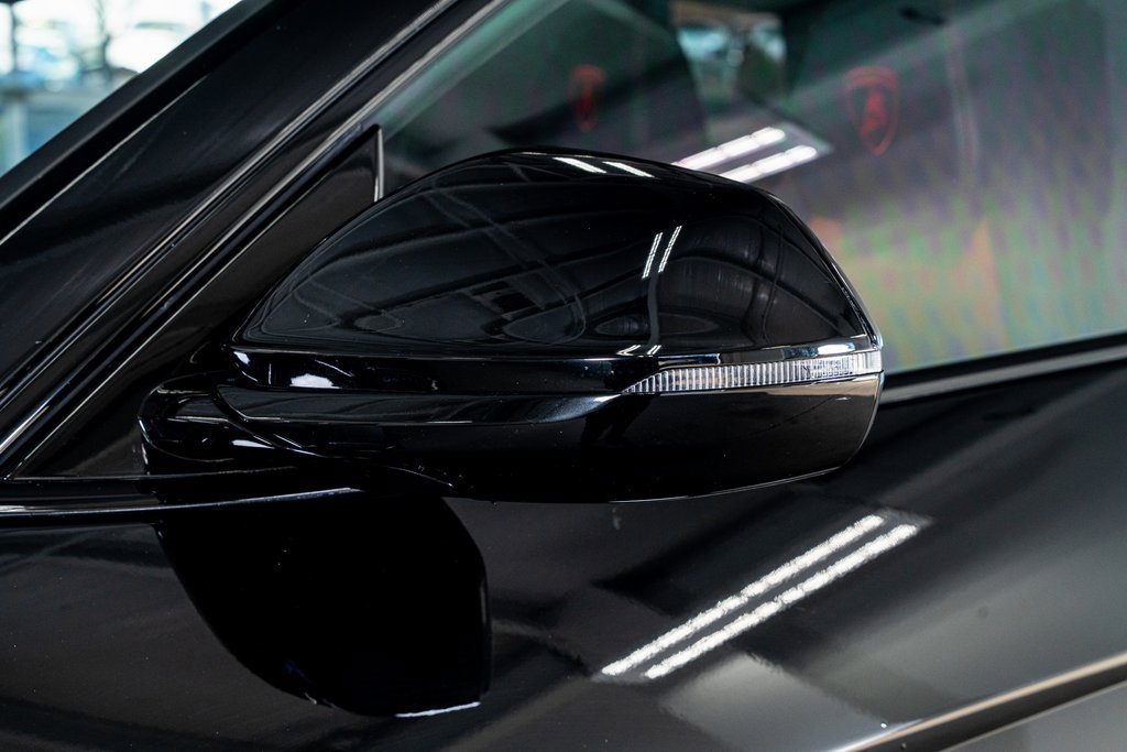 Used 2021 Lamborghini Urus image 22