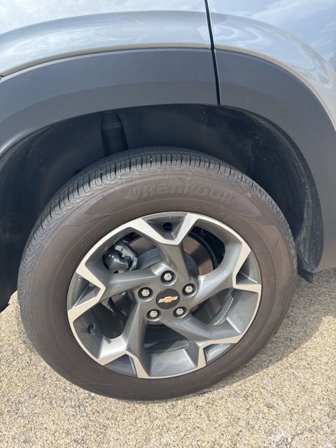 Certified 2025 Chevrolet Trax LT w/ LT Convenience Package FWD image 8