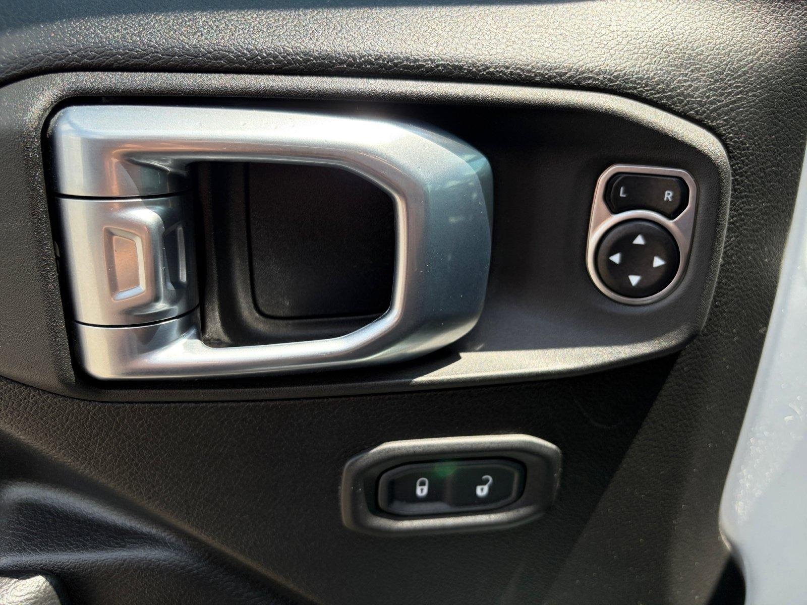 Used 2023 Jeep Gladiator Sport AWD/4WD image 16