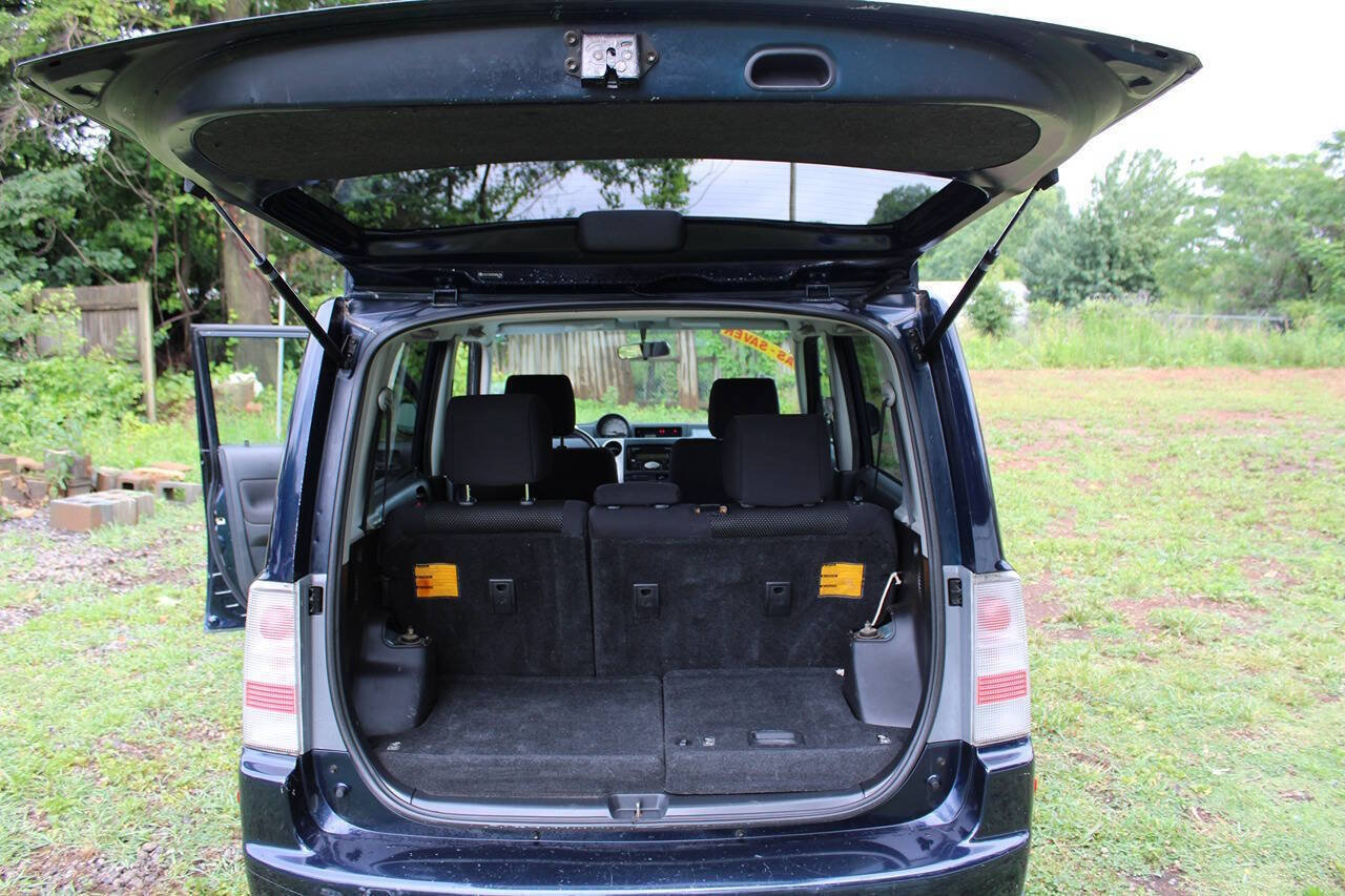 Used 2005 Scion xB FWD image 30