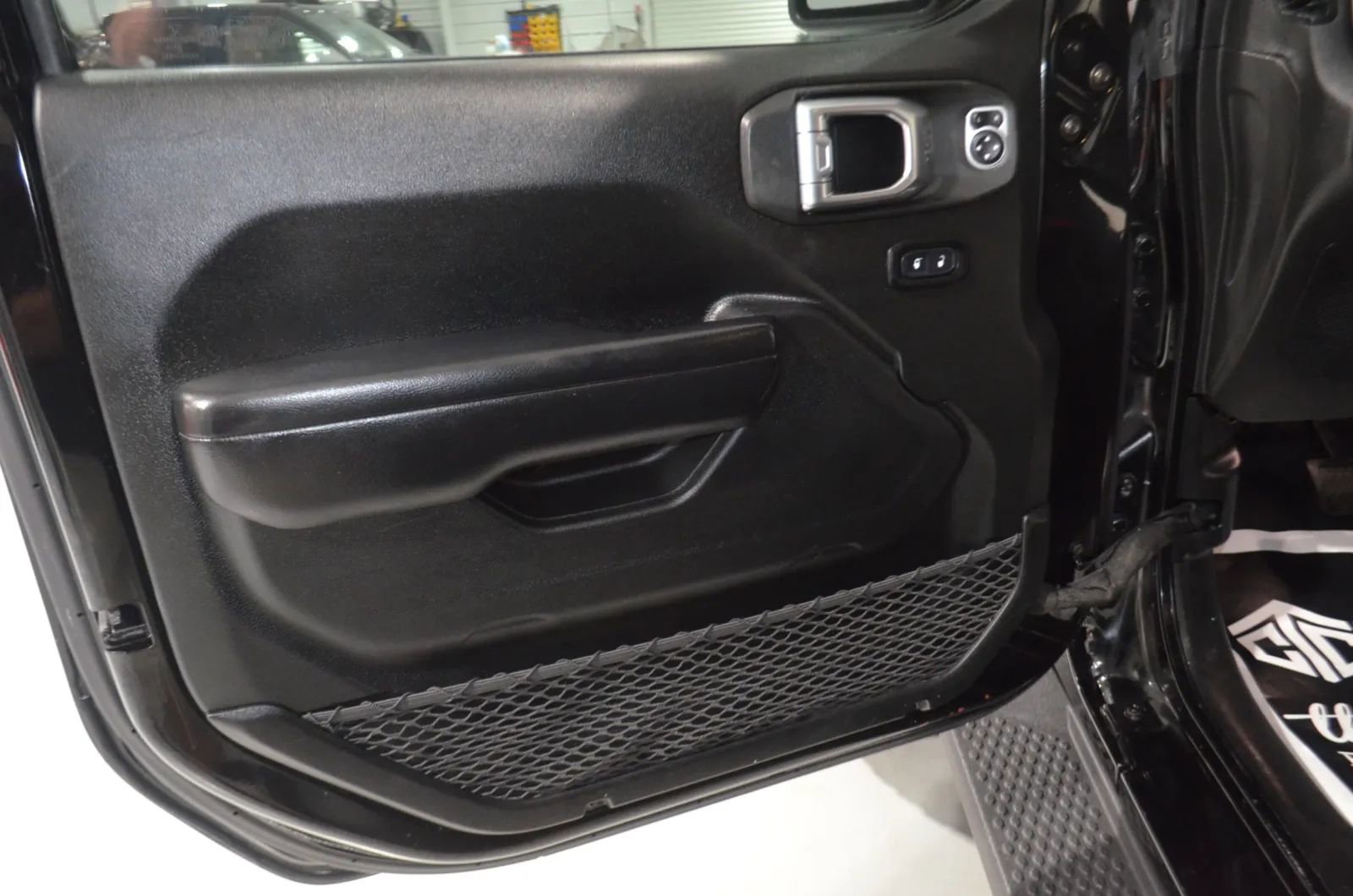 Used 2020 Jeep Wrangler Sport image 17
