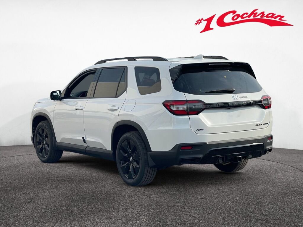 New 2026 Honda Pilot Black Edition image 4