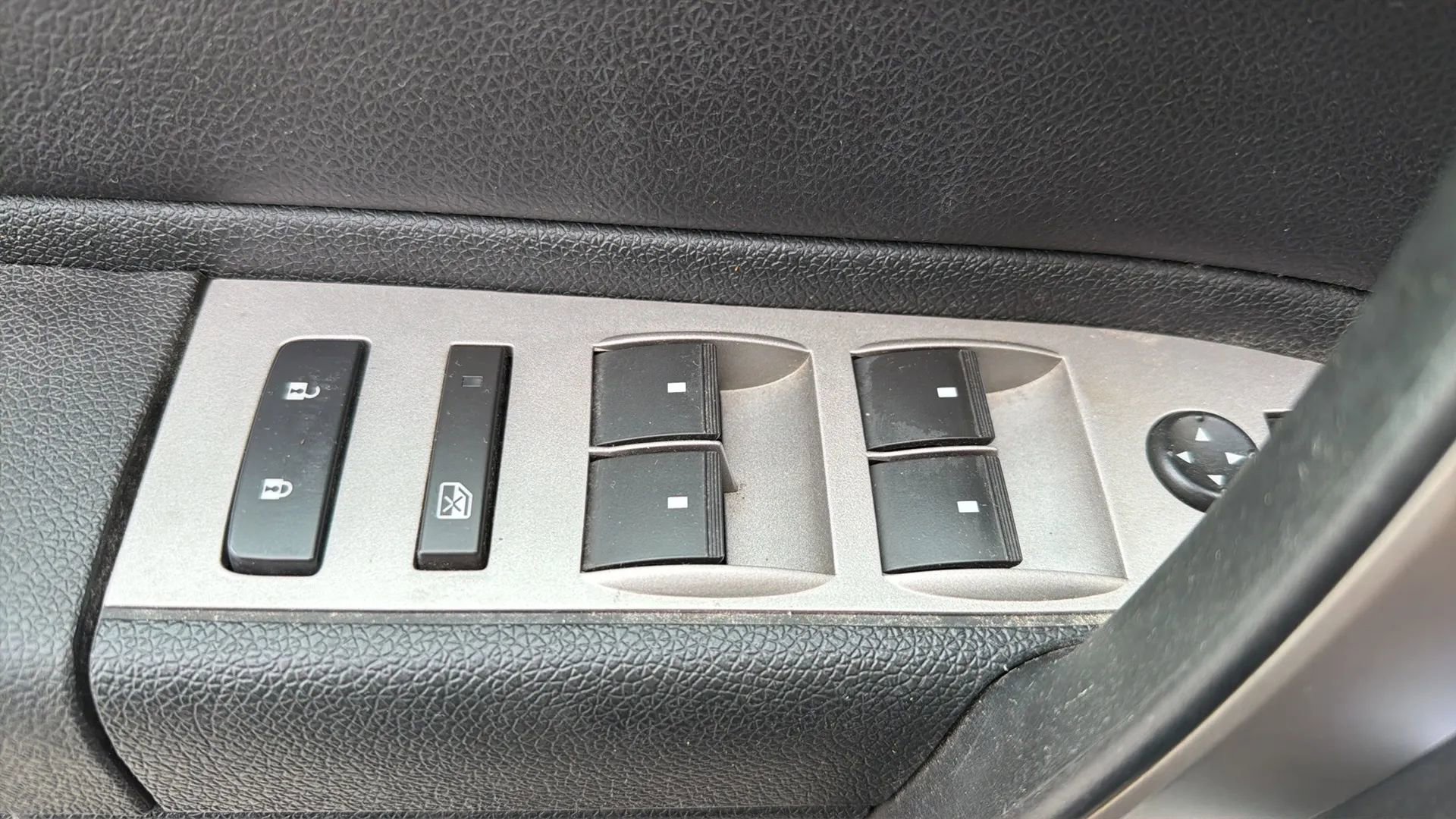 Used 2010 Chevrolet Silverado 1500 LT w/ Power Pack Plus image 18