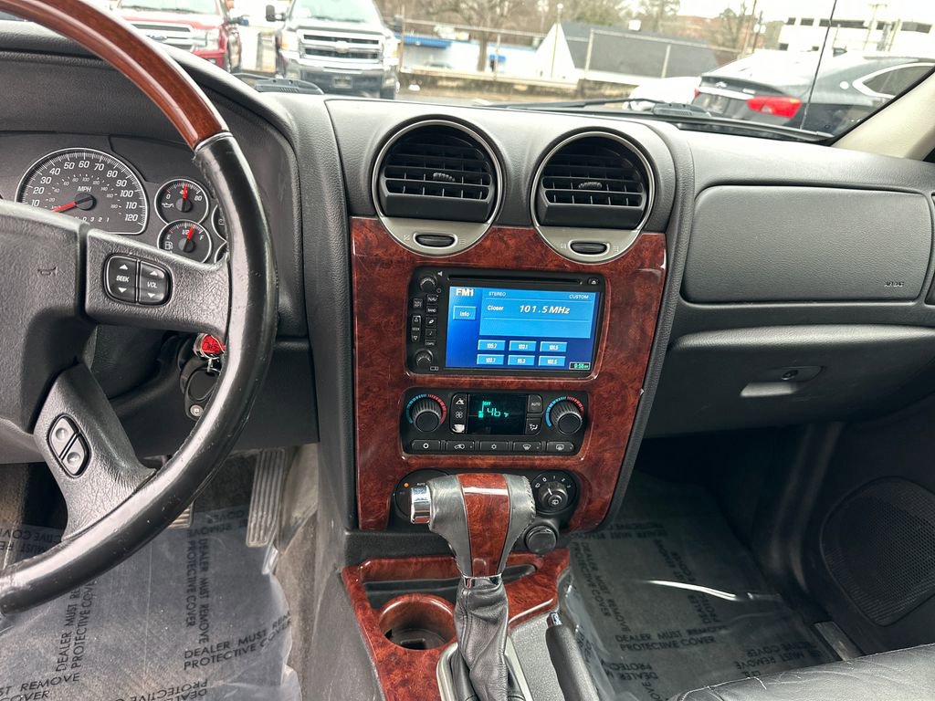 Used 2009 GMC Envoy Denali image 19