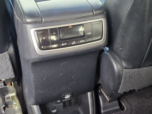 Used 2019 Toyota Highlander XLE image 17