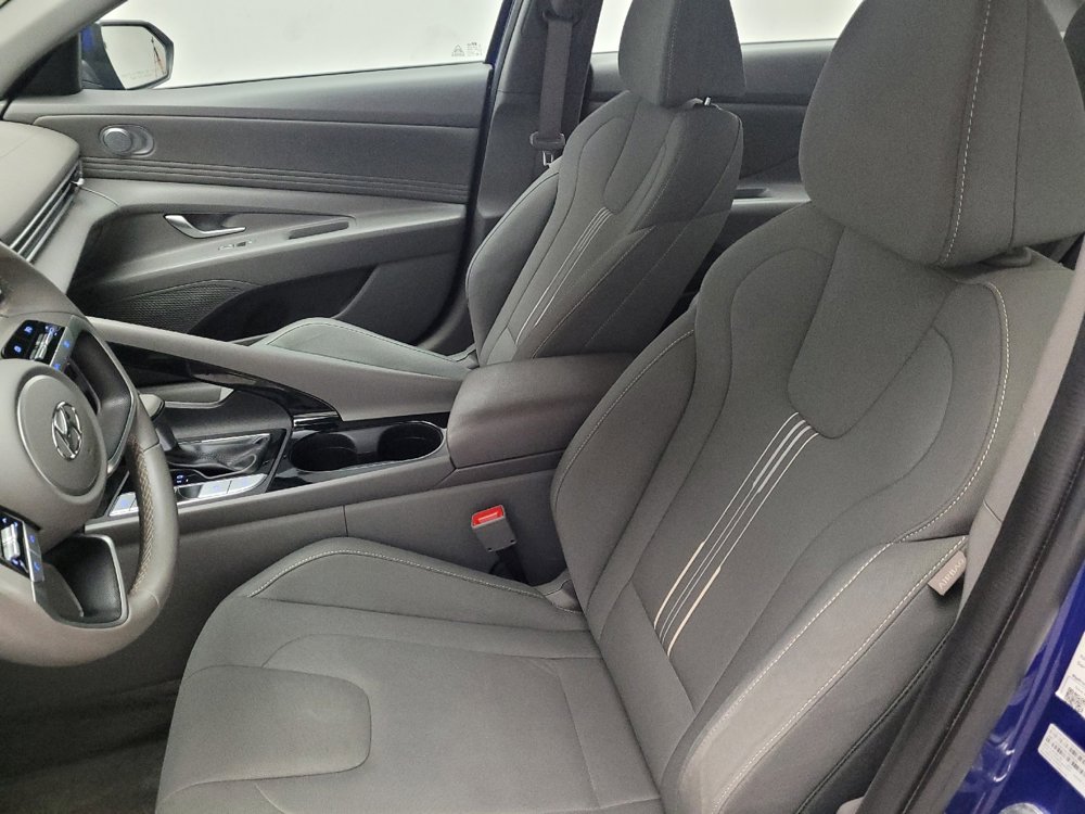 Used 2023 Hyundai Elantra SEL w/ Convenience Package image 17