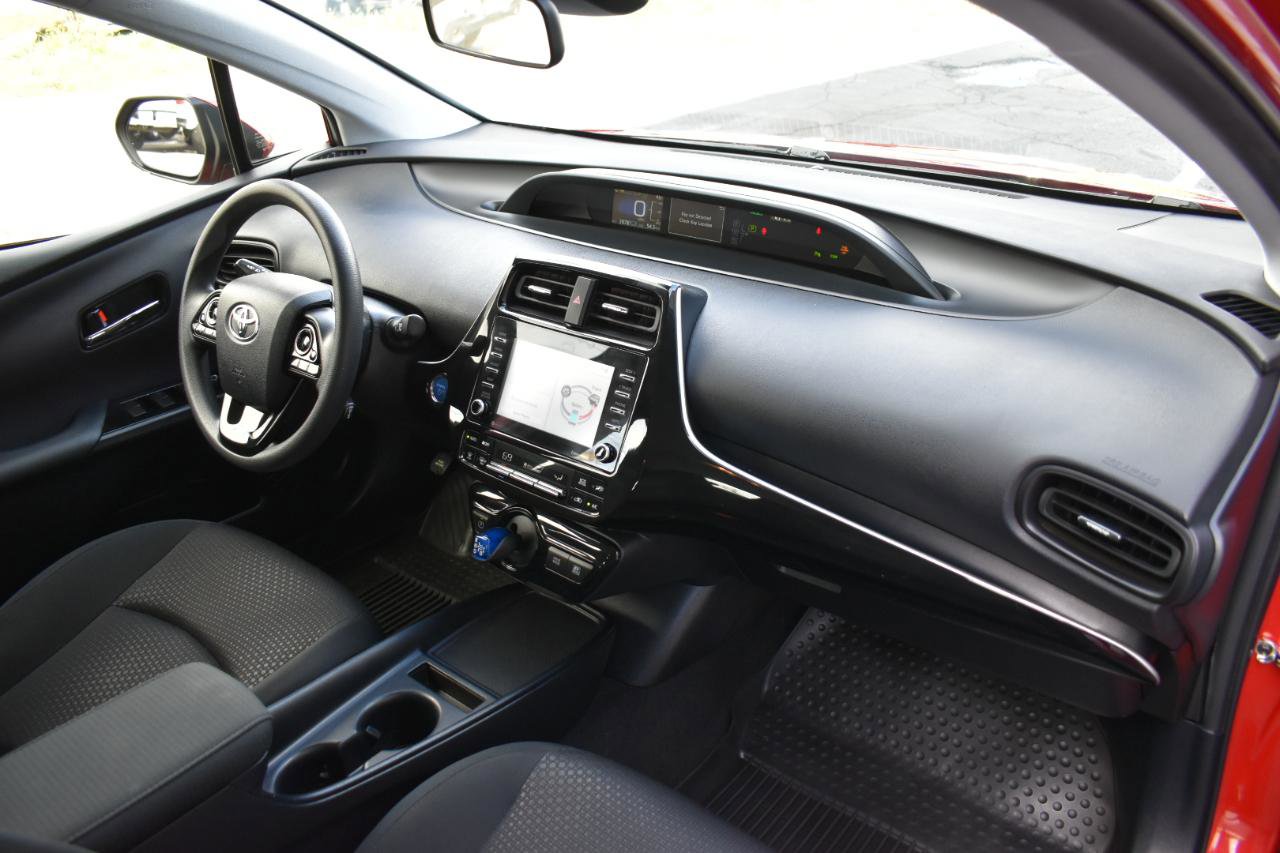 Used 2022 Toyota Prius LE FWD image 13