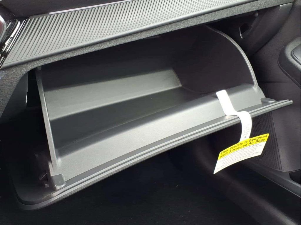 New 2026 Nissan Sentra SV w/ SV Convenience Package FWD image 19