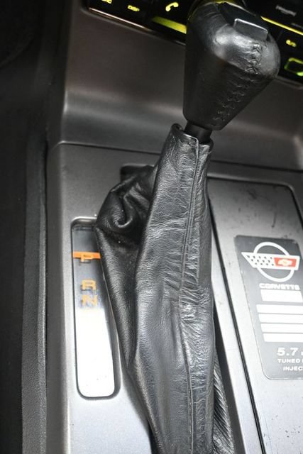 Used 1990 Chevrolet Corvette Convertible RWD image 11