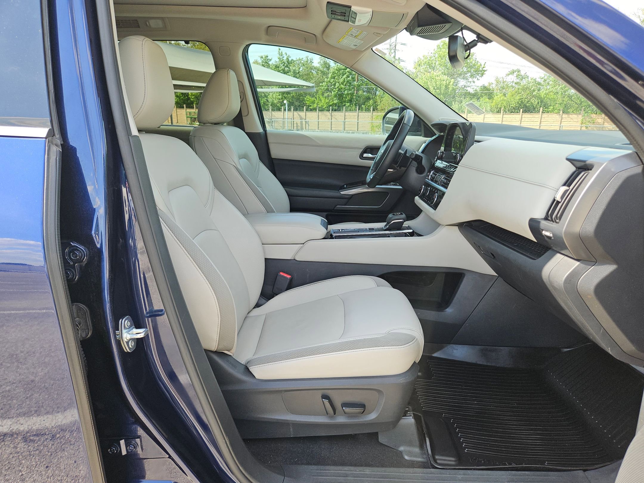 Used 2022 Nissan Pathfinder SL w/ SL Premium Package image 28