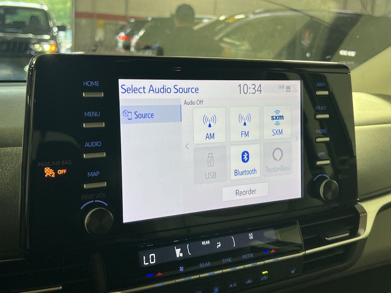Used 2022 Toyota Sienna XLE FWD image 18