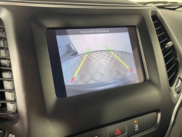 Used 2021 Jeep Cherokee Latitude Plus AWD/4WD image 8