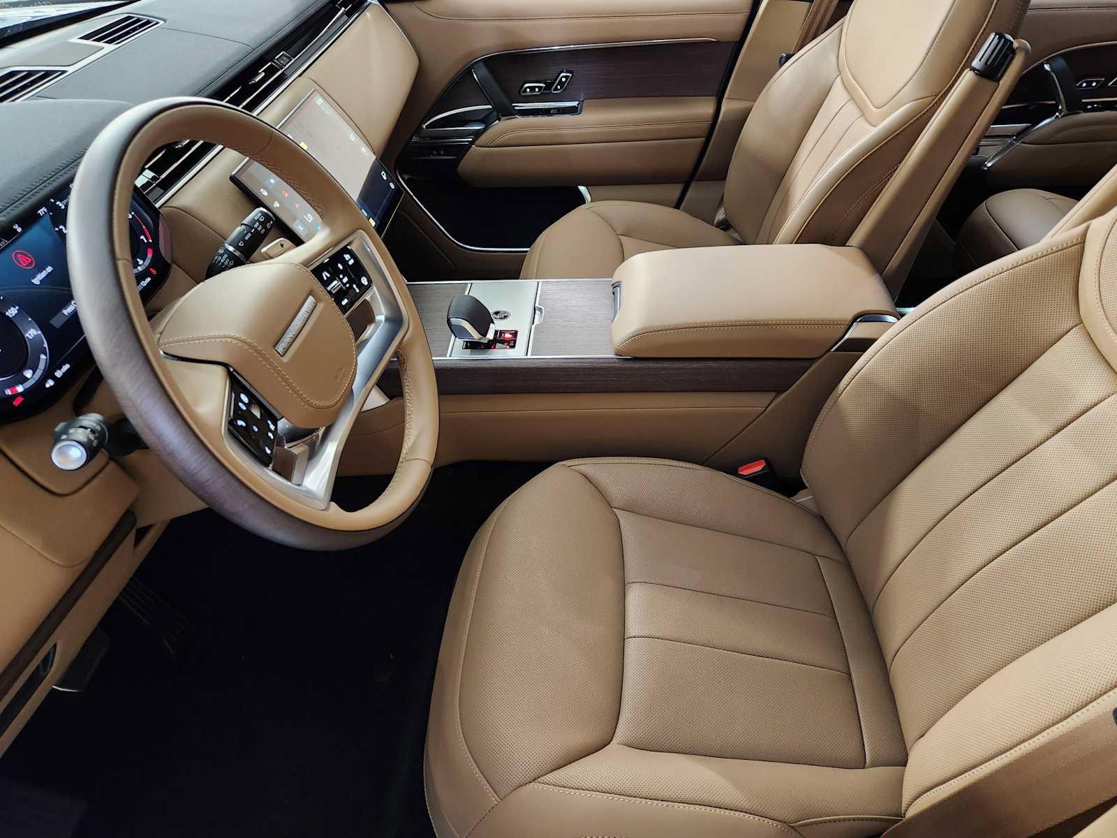 New 2026 Land Rover Range Rover Long Wheelbase SE AWD/4WD image 13