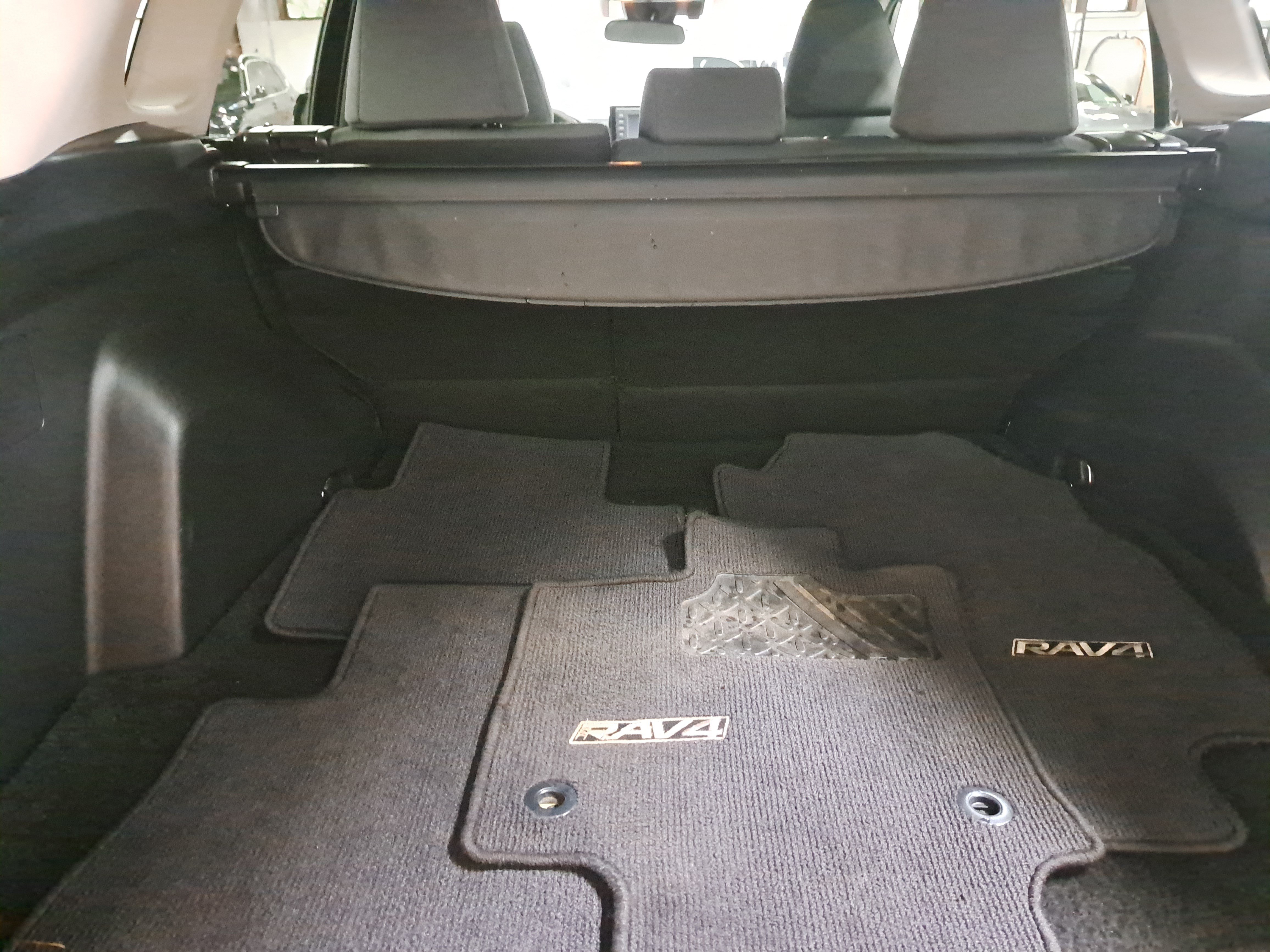 Used 2019 Toyota RAV4 XLE AWD/4WD image 13