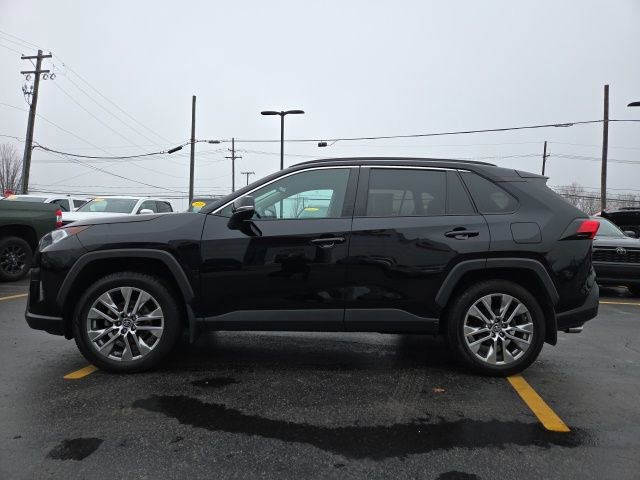 Used 2019 Toyota RAV4 XLE Premium w/ Advanced Technology Package image 4