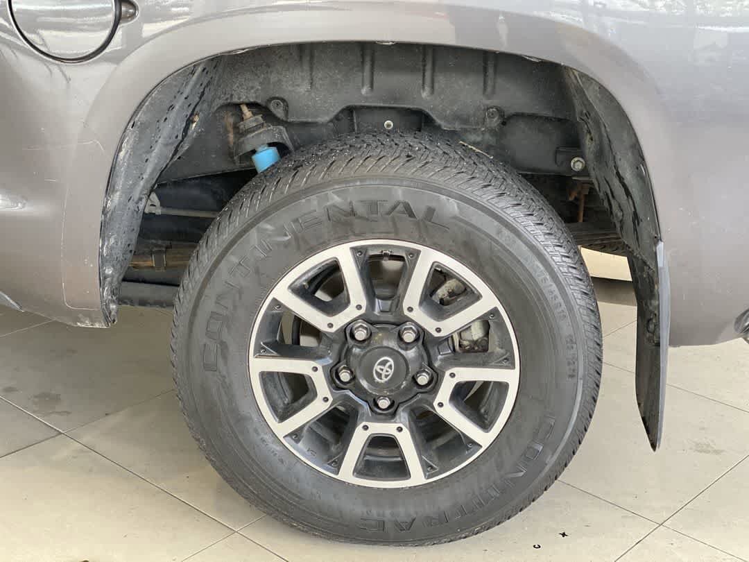 Used 2018 Toyota Tundra SR5 w/ TRD Off Road Package AWD/4WD image 13