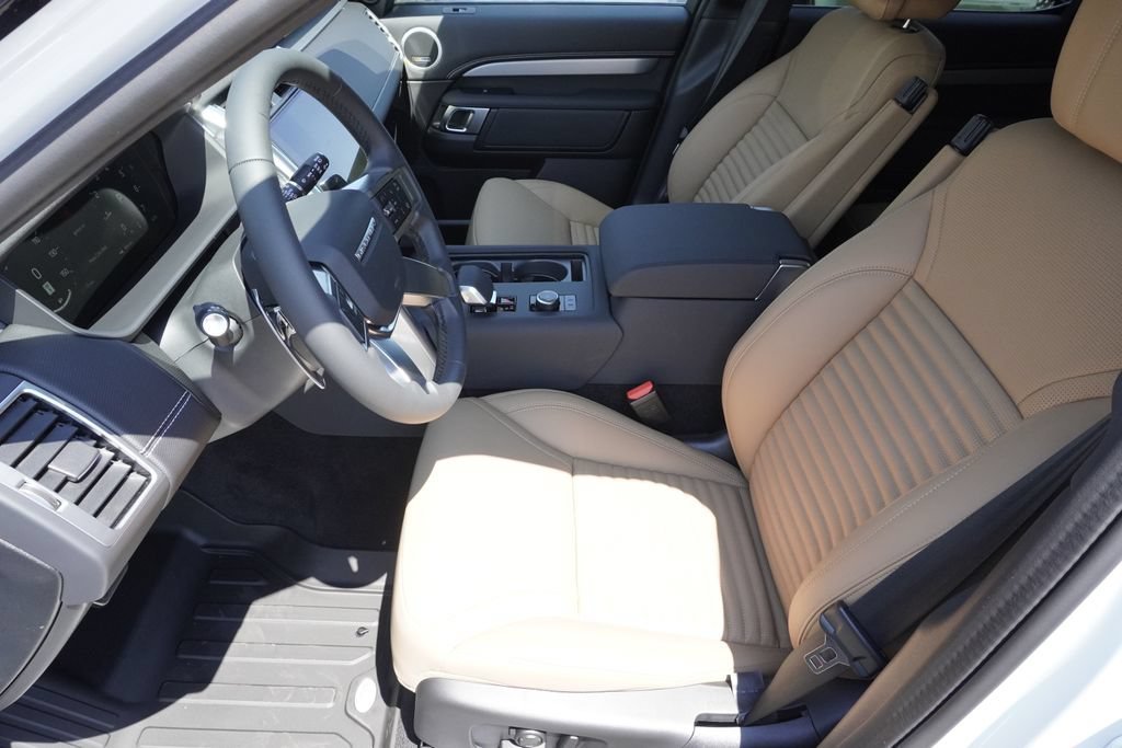 New 2026 Land Rover Discovery Dynamic SE AWD/4WD image 19