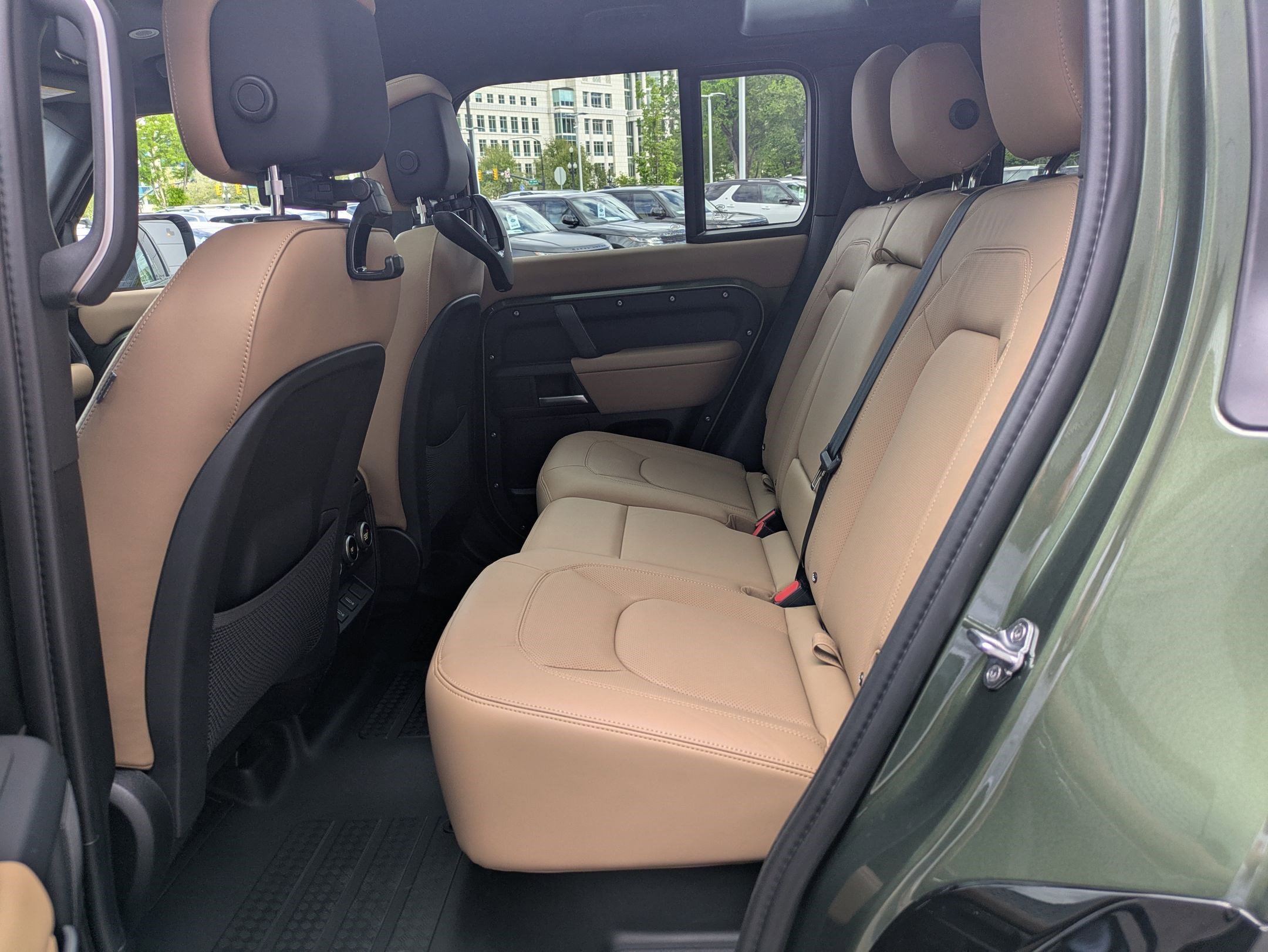 New 2026 Land Rover Defender 110 X-Dynamic SE AWD/4WD image 29