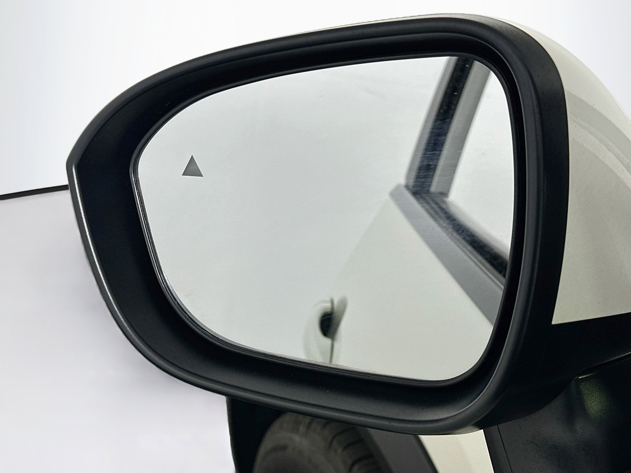 Used 2023 Nissan Rogue SV FWD image 16