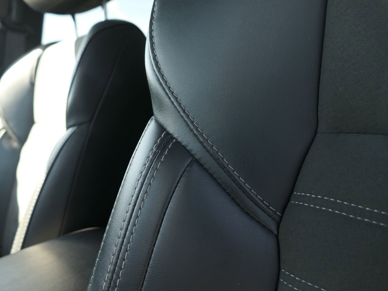 Used 2024 Mitsubishi Outlander SE image 13