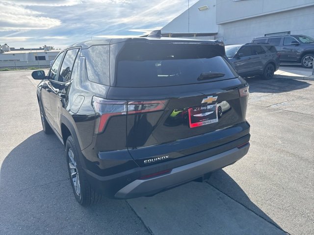 Used 2025 Chevrolet Equinox LT image 3
